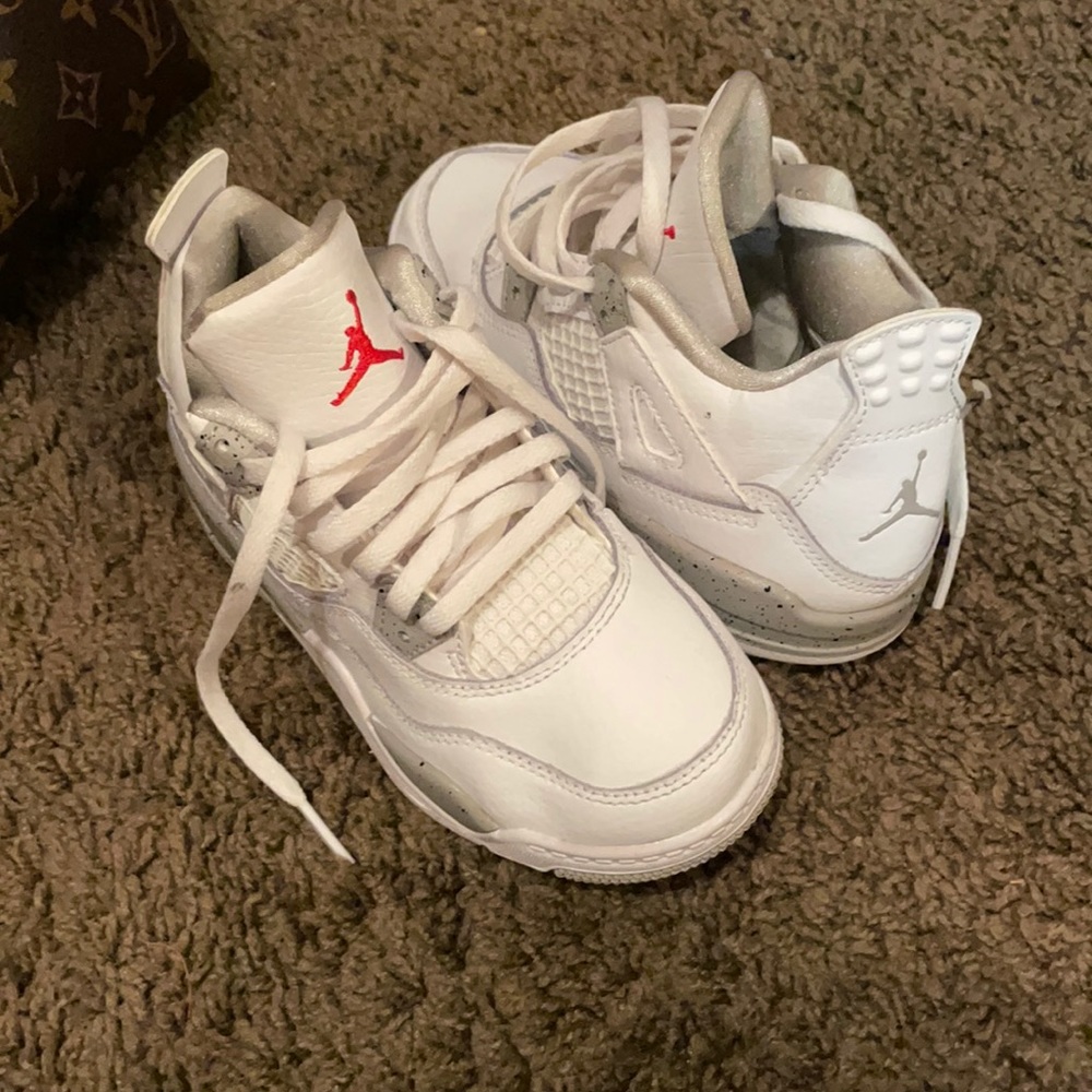 Kid unisex 12c Oreo jordan 4’s slightly used